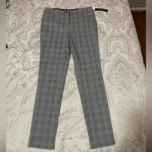 *NEW* size 6 - violets and roses dress pants